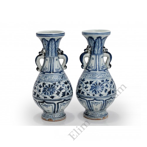 1388 A pair Yuan Dynasty B&W double handles vases
